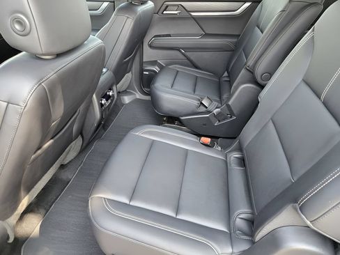 Used 2024 GMC Acadia Elevation w/ Luxury Package FWD image 29