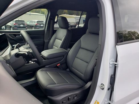New 2026 Chevrolet Traverse LT w/ LPO, Floor Liner Package image 32