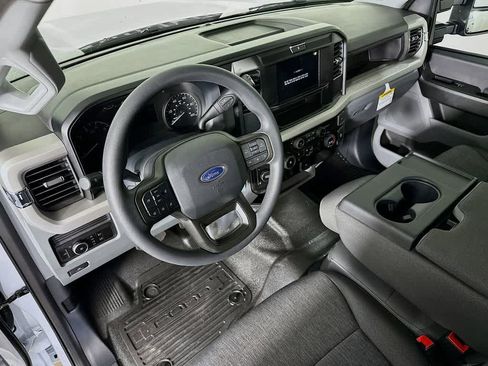 New 2026 Ford F250 XL w/ FX4 Off-Road Package image 2