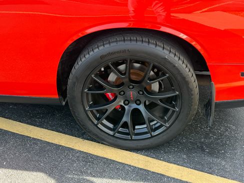 Used 2016 Dodge Challenger SRT Hellcat image 12