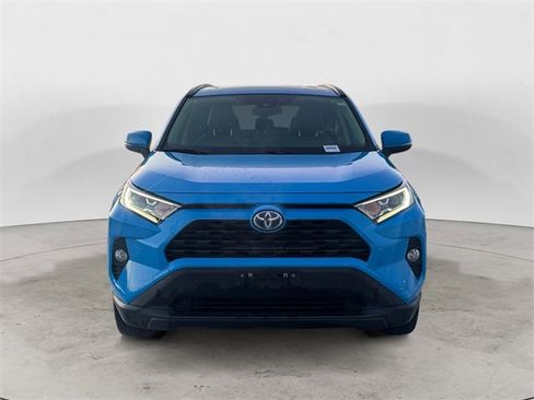 Used 2021 Toyota RAV4 XLE Premium image 8