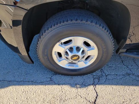 Used 2016 Chevrolet Suburban 3500 LS w/ Driver Alert Package image 56