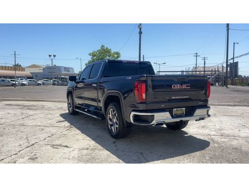 Used 2023 GMC Sierra 1500 SLT w/ SLT Premium Package AWD/4WD image 9