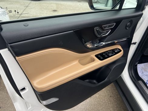 Used 2020 Lincoln Corsair Reserve w/ Equipment Group 201A image 15