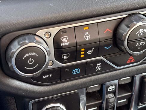 Used 2024 Jeep Wrangler Unlimited Sahara w/ Safety Group image 24