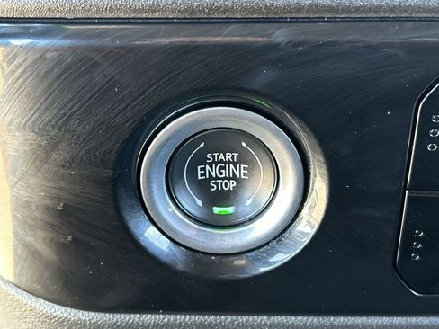 Used 2023 GMC Sierra 1500 SLE image 17