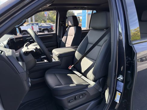 New 2026 Chevrolet Suburban Z71 image 13