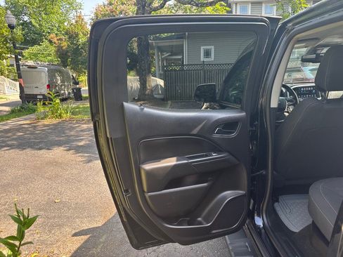 Used 2018 Chevrolet Colorado LT w/ LT Convenience Package AWD/4WD image 13