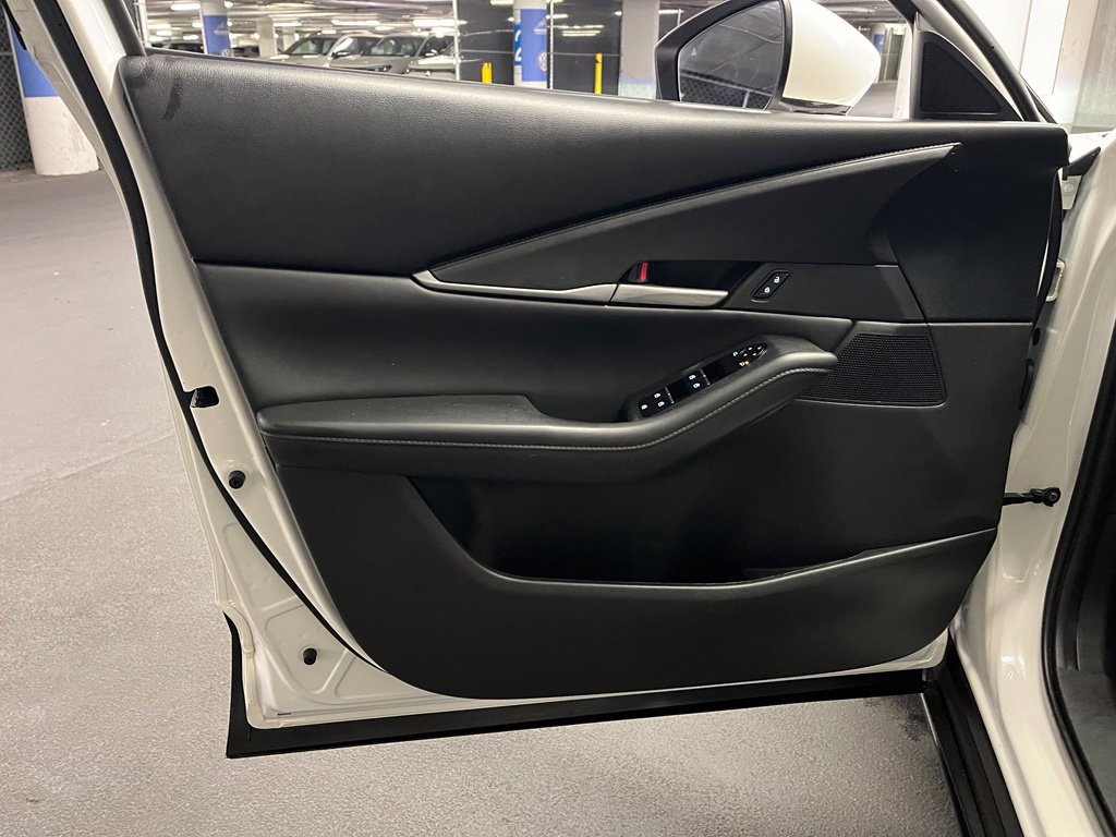 Used 2021 MAZDA CX-30 FWD 2.5 S w/ Select Package image 16