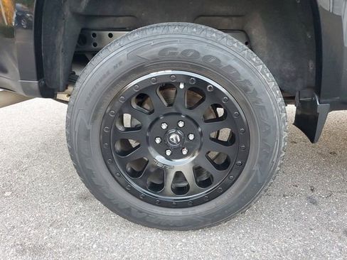 Used 2018 GMC Canyon SLE w/ SLE Convenience Package image 5