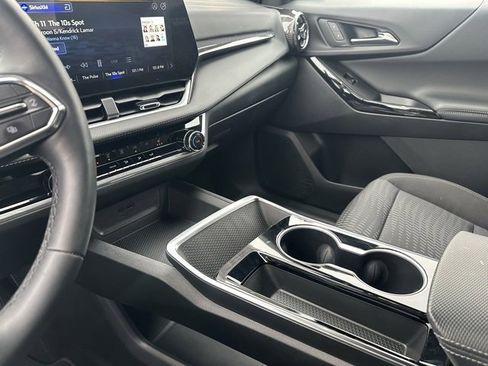 Certified 2025 Chevrolet Equinox LT image 11