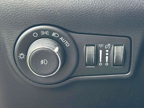 Used 2022 Jeep Compass Trailhawk w/ Trailhawk Convenience Group image 19