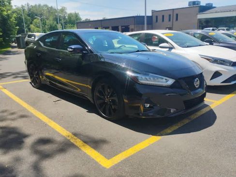 Used 2021 Nissan Maxima SR w/ Sport Mat Group FWD image 2