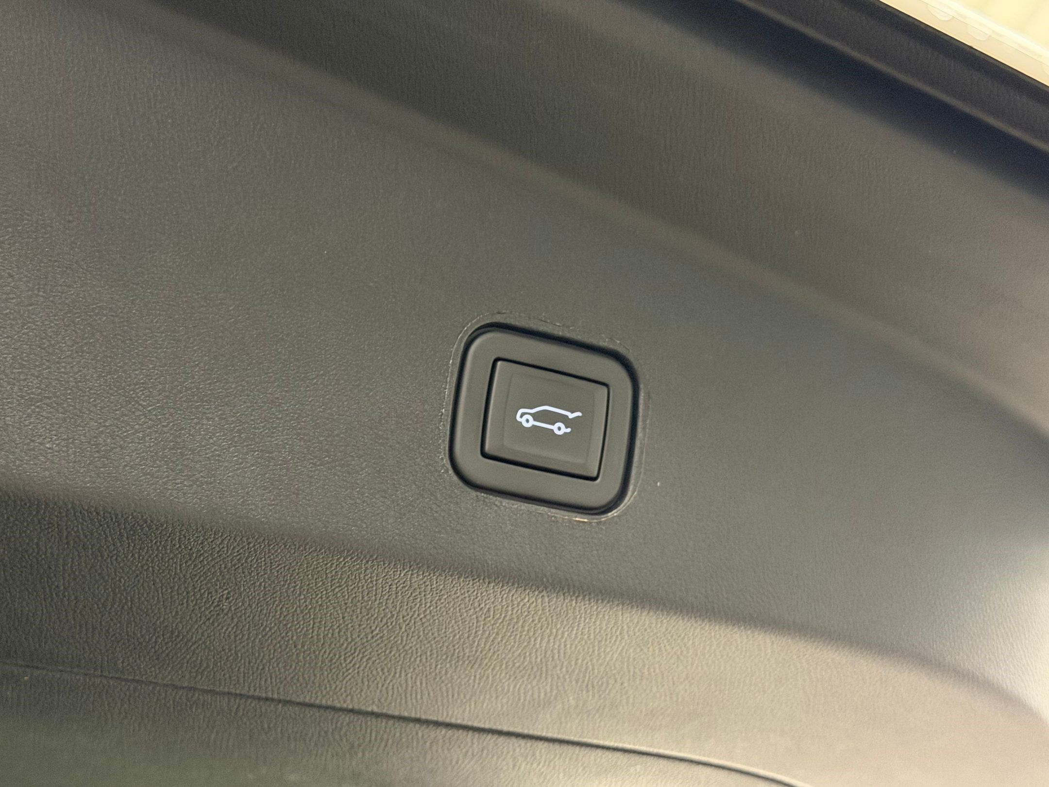 Certified 2024 Cadillac Lyriq Sport RWD image 23