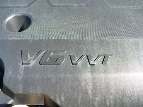 Used 2018 Chevrolet Traverse LT image 49