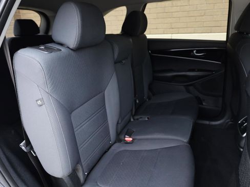 Used 2019 Kia Sorento FWD image 23