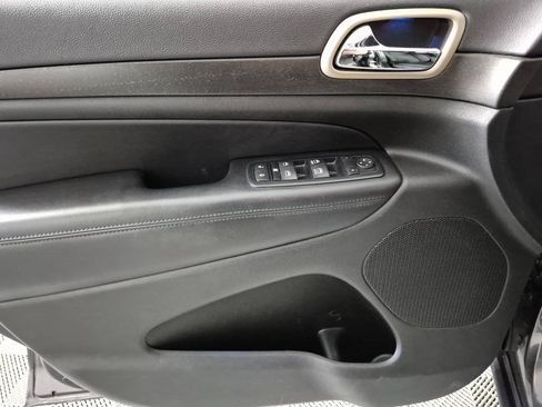 Used 2015 Jeep Grand Cherokee Laredo w/ Quick Order Package 23E image 13