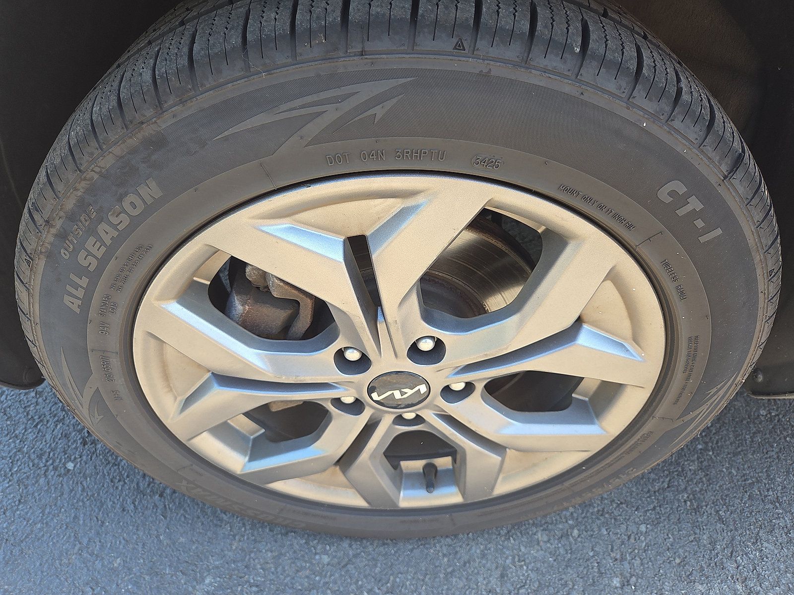 Used 2024 Kia Seltos LX AWD/4WD image 12