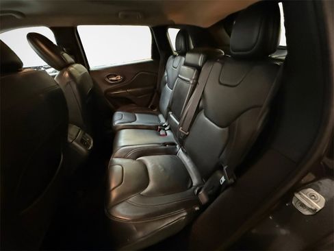 Used 2016 Jeep Cherokee Limited image 24