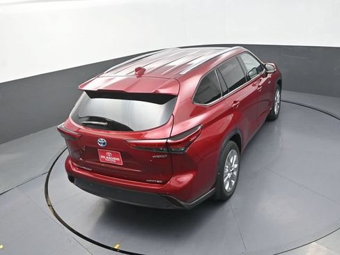 Used 2021 Toyota Highlander Limited AWD/4WD image 28