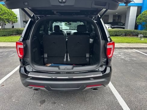 Used 2018 Ford Explorer Limited w/ Ford Safe & Smart Package FWD image 13