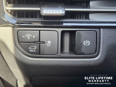 Used 2026 Kia Sportage EX FWD image 22