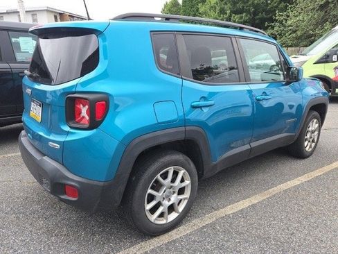Used 2020 Jeep Renegade Latitude w/ Cold Weather Group image 2