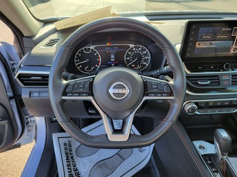 Used 2024 Nissan Altima 2.5 SR w/ SR Premium Package image 21