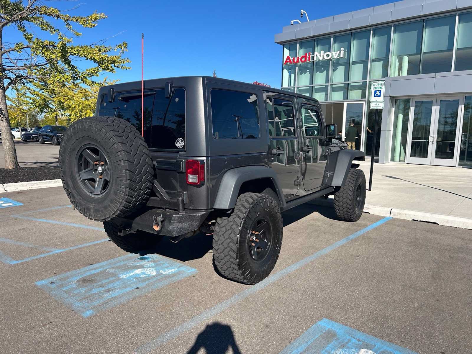 Used 2017 Jeep Wrangler Unlimited Rubicon w/ Connectivity Group AWD/4WD image 4