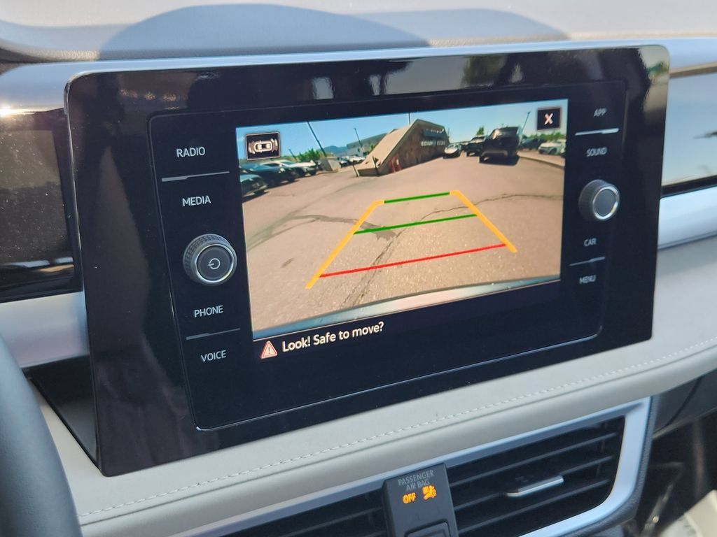 New 2026 Volkswagen Taos SE AWD/4WD image 8