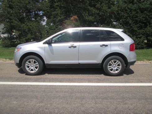 Used 2012 Ford Edge SE FWD image 2