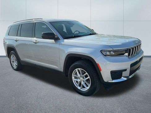Certified 2025 Jeep Grand Cherokee L Laredo w/ Luxury Tech Group I AWD/4WD image 9