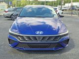 Used 2025 Hyundai Elantra Sport image 2
