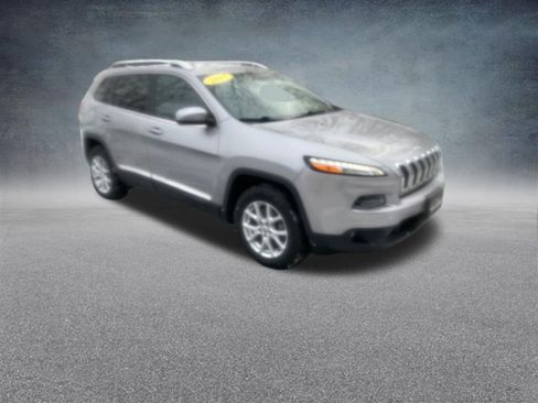 Used 2017 Jeep Cherokee Latitude image 10