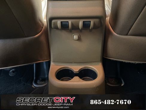Used 2018 Jeep Wrangler Unlimited Sahara w/ Connectivity Group image 28