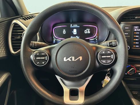 Used 2023 Kia Soul LX w/ LX Technology Package FWD image 26