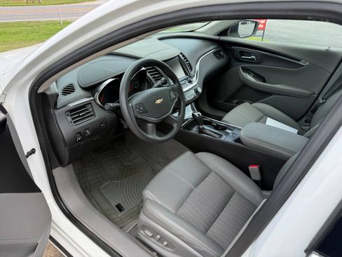 Used 2018 Chevrolet Impala LS FWD image 7