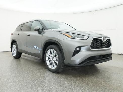 New 2026 Toyota Highlander Limited image 44