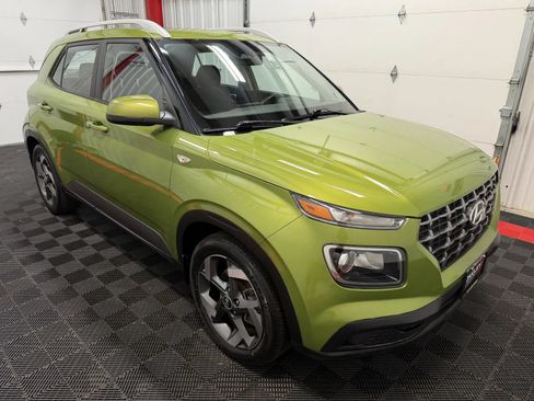 Used 2023 Hyundai Venue SEL FWD image 5