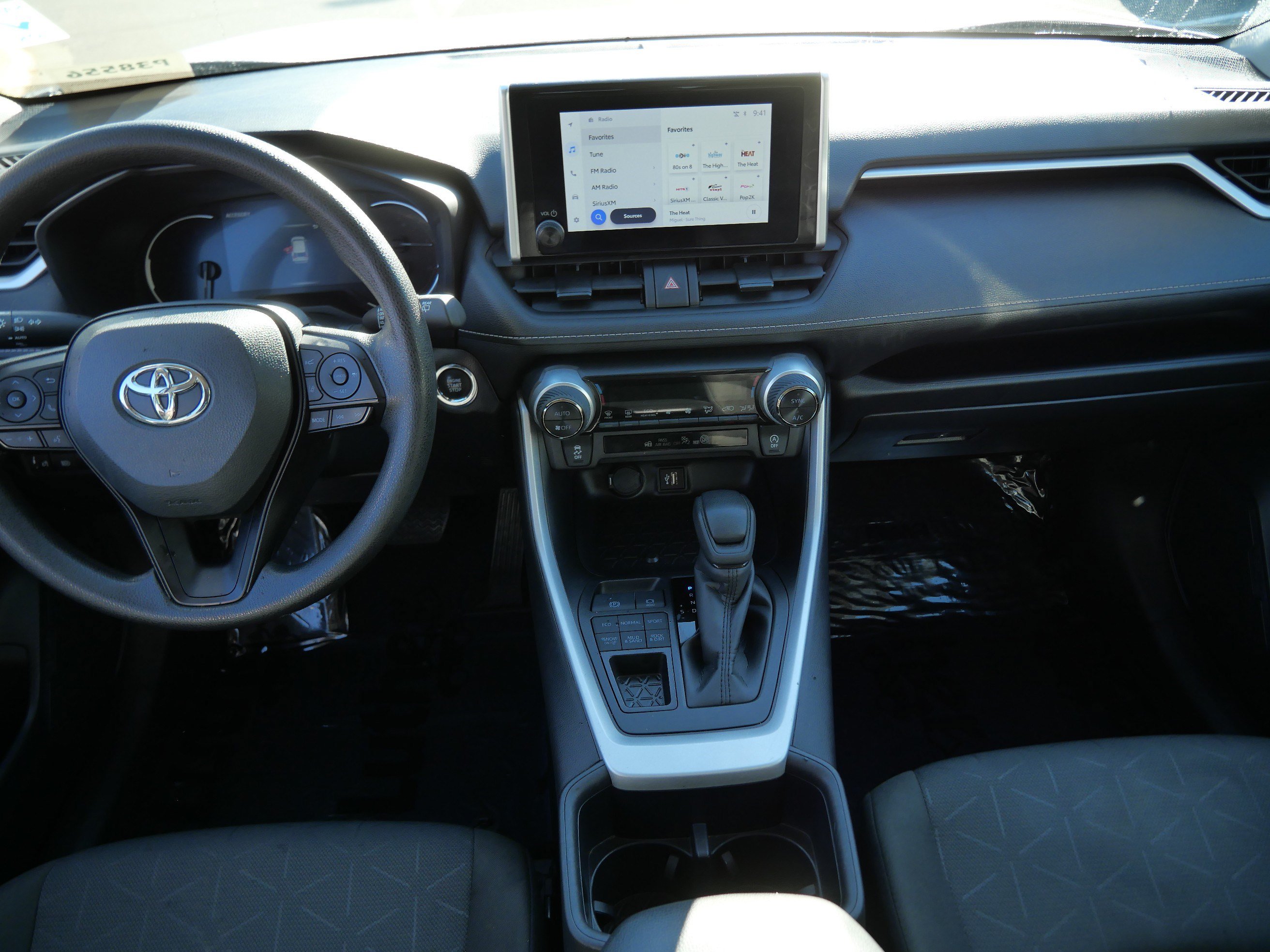 Certified 2025 Toyota RAV4 XLE AWD/4WD image 11