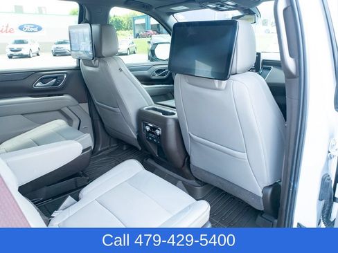 Used 2021 GMC Yukon SLT w/ SLT Premium Package AWD/4WD image 39
