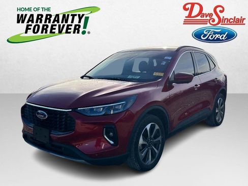 Used 2023 Ford Escape Platinum image 1