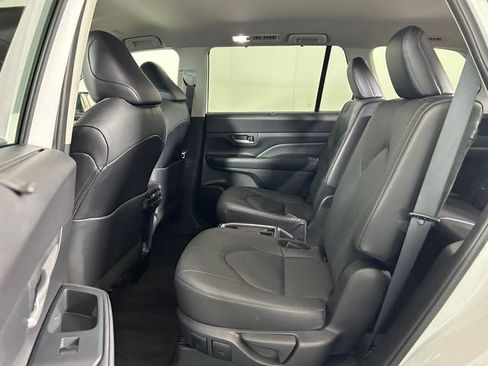 Used 2024 Toyota Grand Highlander AWD image 24