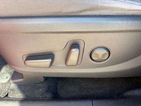 Used 2019 Hyundai Santa Fe SEL image 13