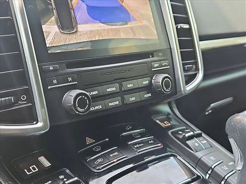 Used 2017 Porsche Cayenne Platinum Edition AWD/4WD image 15