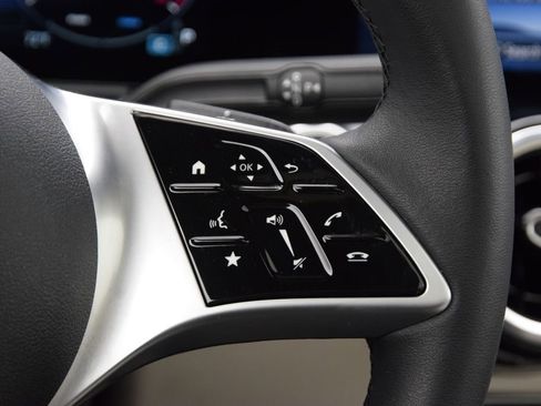 Used 2026 Mercedes-Benz GLB 250 image 24