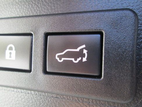 Used 2023 Subaru Outback Premium image 13