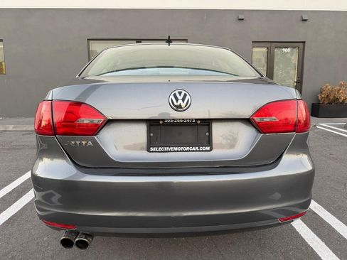Used 2011 Volkswagen Jetta SEL image 4