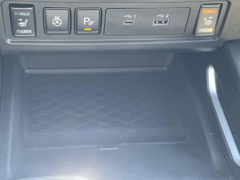 Used 2024 Nissan Frontier SV w/ SV Convenience Package image 18