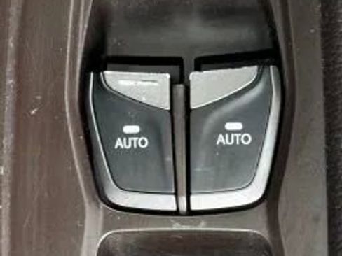 Used 2018 Hyundai Santa Fe Sport w/ 2.4L Value Package 02 FWD image 40